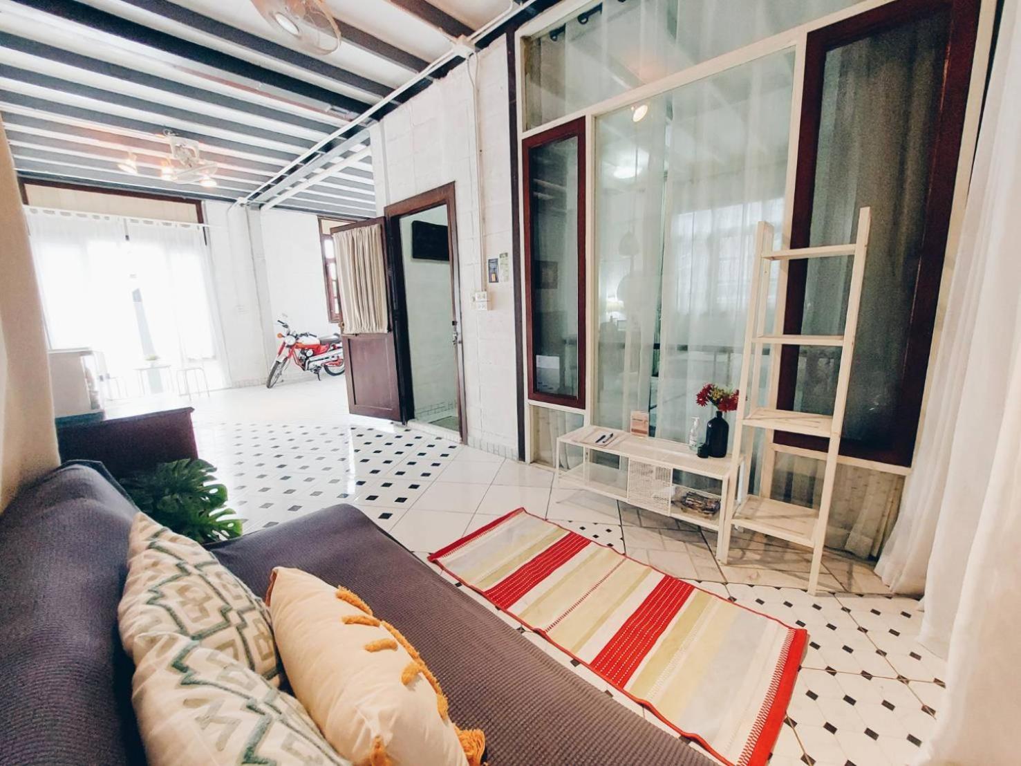 Appartement The Warehouse - Ayutthaya Extérieur photo